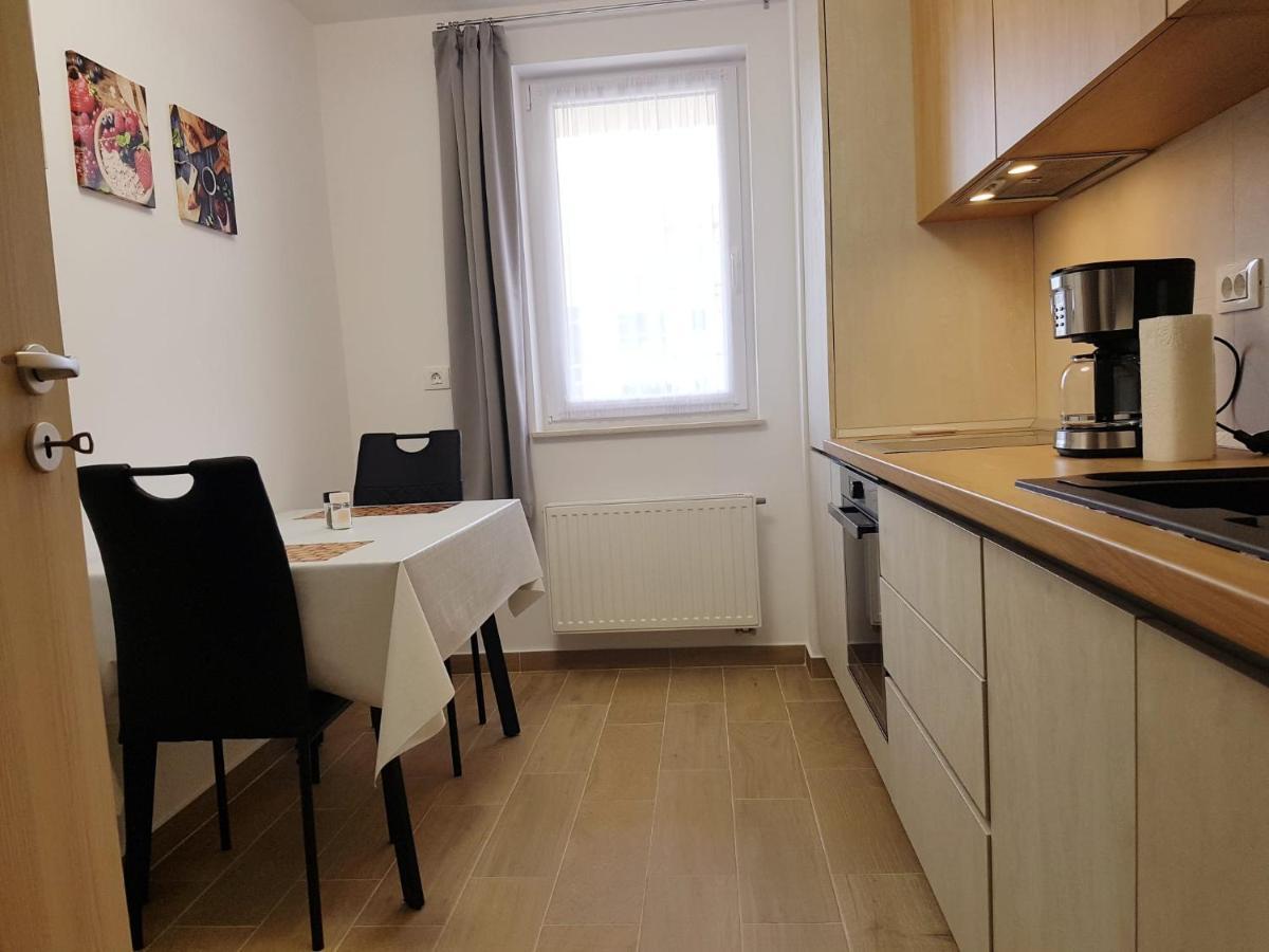 Serenity, Urban Plaza, Apartament Nou Cu Parcare Gratuita Брашов Экстерьер фото
